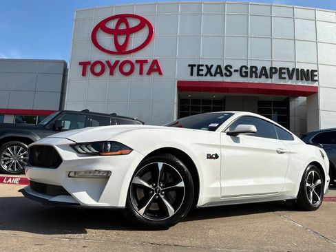 Used 2022 Ford Mustang GT w/ Equipment Group 301A RWD image 2