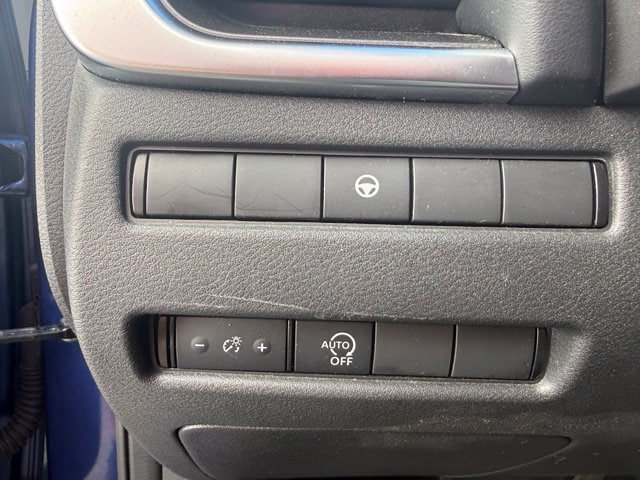 Used 2023 Nissan Rogue SV AWD/4WD image 24