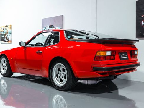 Used 1986 Porsche 944 Turbo image 3