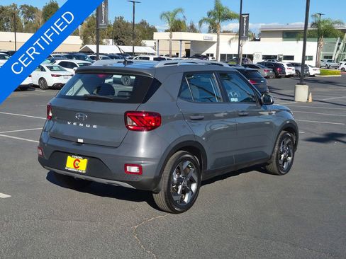 Used 2025 Hyundai Venue SEL image 7