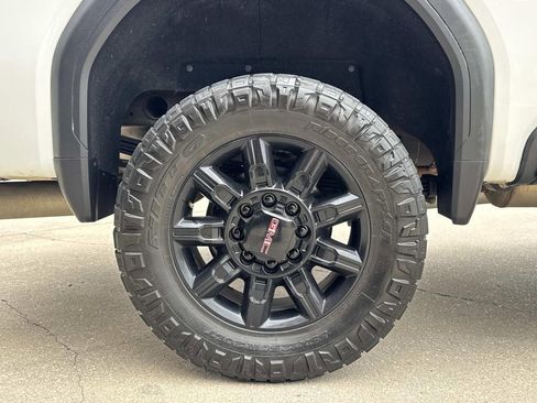 Used 2023 GMC Sierra 2500 AT4 w/ AT4 Preferred Package image 14