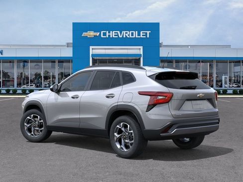 New 2026 Chevrolet Trax LT w/ Driver Confidence Package FWD image 3