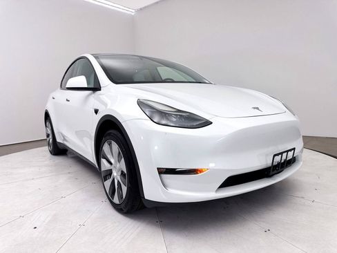 Used 2023 Tesla Model Y Long Range AWD/4WD image 12