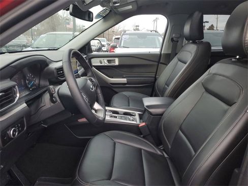 Certified 2024 Ford Explorer XLT w/ Equipment Group 202A image 11