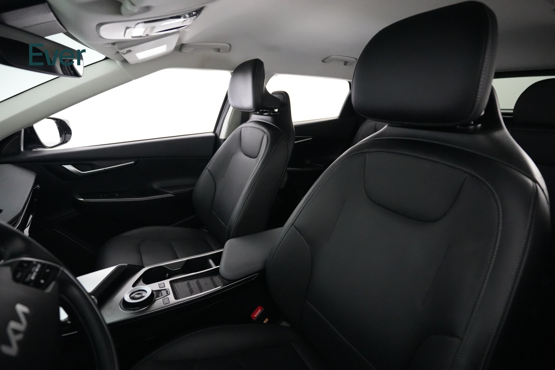 Used 2024 Kia EV6 Wind RWD image 4