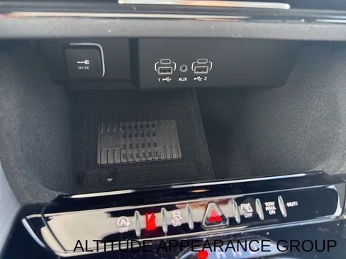 New 2026 Jeep Grand Wagoneer L Limited w/ Premium Group II image 23