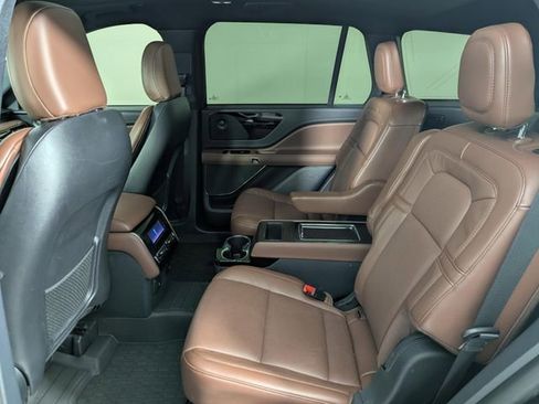 Used 2025 Lincoln Aviator Reserve w/ Jet Appearance Package image 16