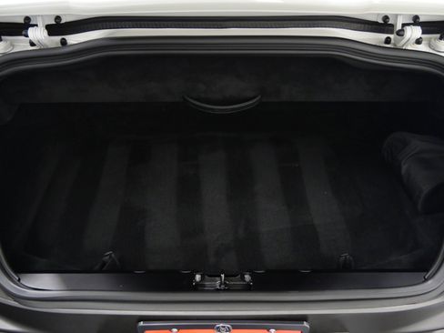 Used 2019 Aston Martin DB11 Volante image 18