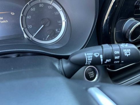 Used 2024 Toyota Highlander LE image 25