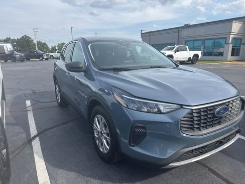 Used 2023 Ford Escape Active FWD image 2