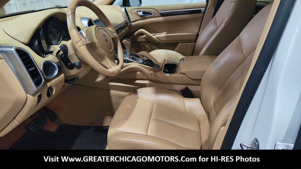 Used 2014 Porsche Cayenne Platinum Edition AWD/4WD image 23