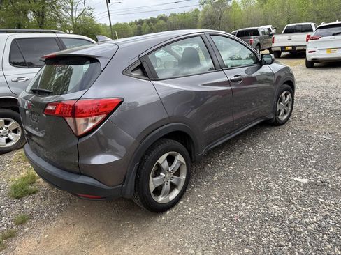 Used 2017 Honda HR-V LX image 7