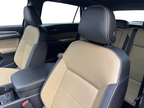 Used 2023 Volkswagen Atlas Cross Sport SE w/ Panoramic Sunroof Package FWD image 27