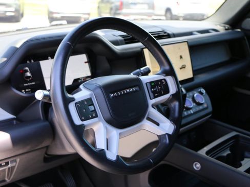 Used 2022 Land Rover Defender 110 X-Dynamic HSE AWD/4WD image 19