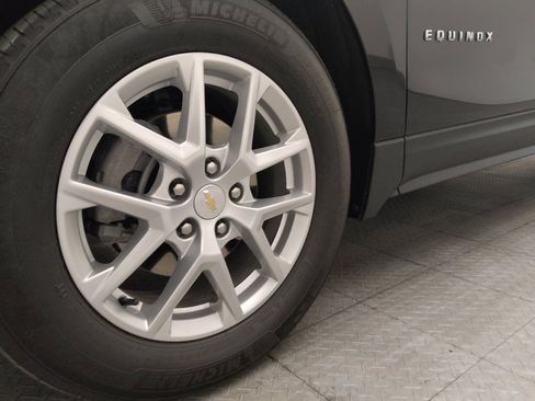 Used 2024 Chevrolet Equinox LT FWD image 31