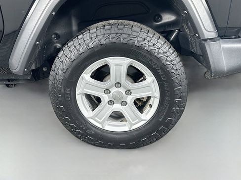 Used 2022 Jeep Wrangler Sport S image 34