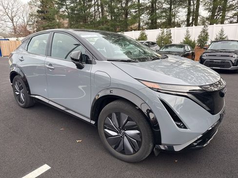 Used 2024 Nissan Ariya AWD image 2