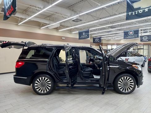 Used 2019 Lincoln Navigator Reserve w/ Cargo Package image 13