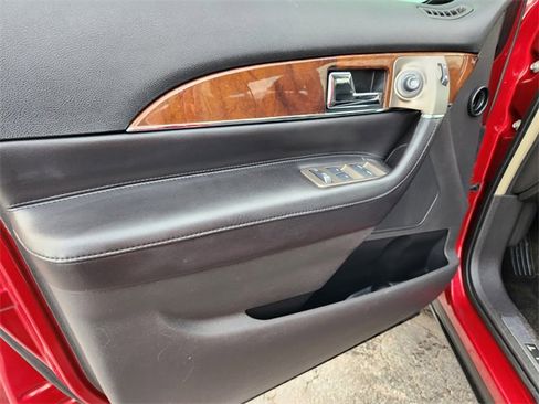 Used 2014 Lincoln MKX AWD w/ Equipment Group 102A image 17