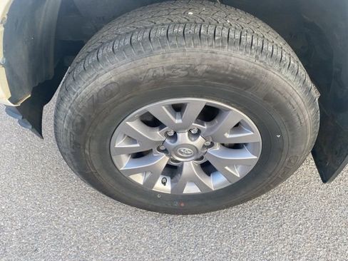 Used 2018 Toyota Tacoma SR5 image 10