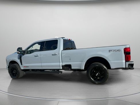 New 2026 Ford F350 Lariat w/ Black Appearance Package image 17