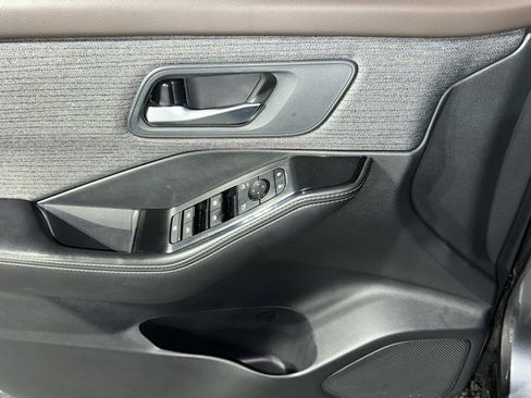 Used 2021 Nissan Rogue SV image 19