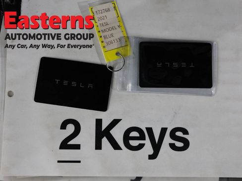 Used 2021 Tesla Model Y Long Range AWD/4WD image 24