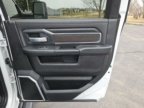 Used 2024 RAM 2500 Laramie w/ Night Edition AWD/4WD image 14