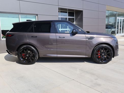 Used 2025 Land Rover Range Rover Sport Dynamic SE AWD/4WD image 5