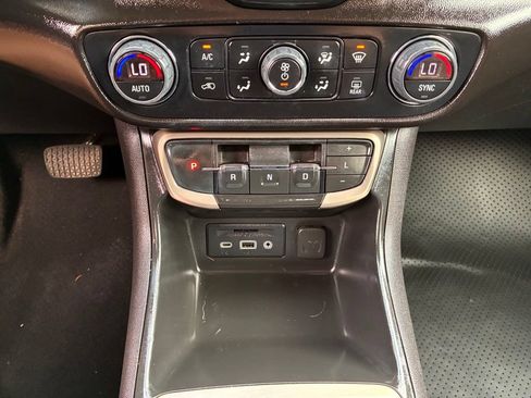 Used 2023 GMC Terrain Denali AWD/4WD image 38