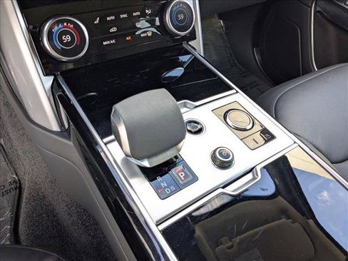 Used 2023 Land Rover Range Rover Long Wheelbase SE AWD/4WD image 12