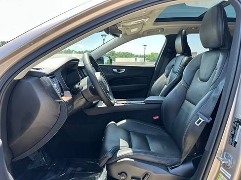 Certified 2024 Volvo XC60 T8 Ultimate w/ Climate Package AWD/4WD image 18
