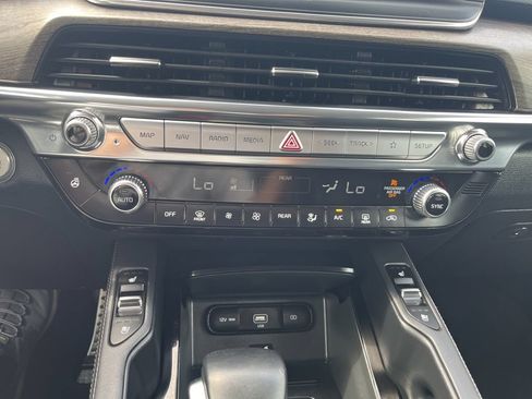 Used 2022 Kia Telluride SX w/ SX Prestige Package AWD/4WD image 24