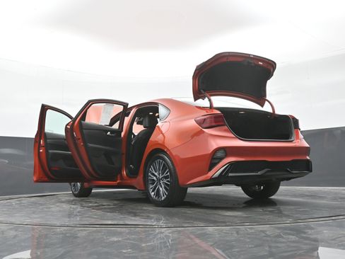 Used 2024 Kia Forte GT-Line image 50