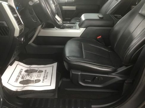 Used 2019 Ford F150 Lariat w/ Equipment Group 502A Luxury image 14