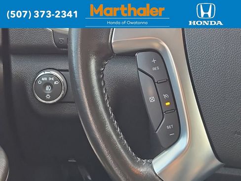 Used 2017 Chevrolet Traverse LT FWD image 26