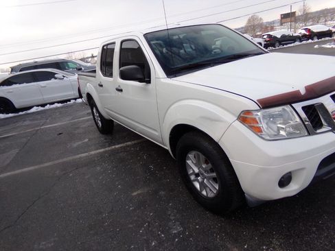 Used 2018 Nissan Frontier SV image 41