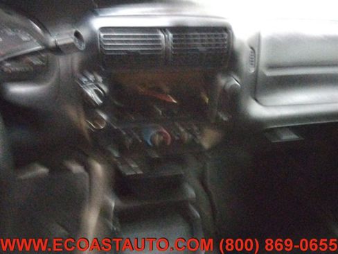 Used 2004 Ford Ranger XLT AWD/4WD image 12