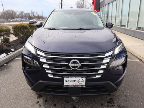 Certified 2025 Nissan Rogue SV AWD/4WD image 5