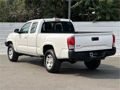 Used 2016 Toyota Tacoma SR w/ SR Convenience Package AWD/4WD image 3