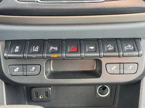 Used 2021 Chevrolet Colorado Z71 w/ Safety Package image 13