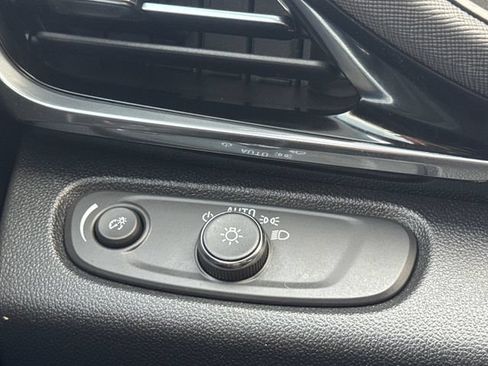 Used 2026 Buick Envista Avenir FWD image 30