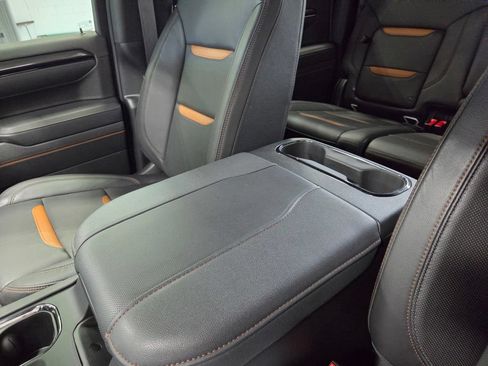 Used 2025 GMC Sierra 1500 AT4 w/ Technology Package AWD/4WD image 38