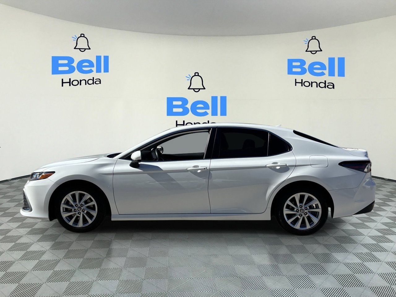 Used 2023 Toyota Camry LE FWD image 2