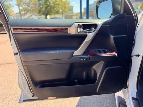 Used 2019 Lexus GX 460 Premium AWD/4WD image 12