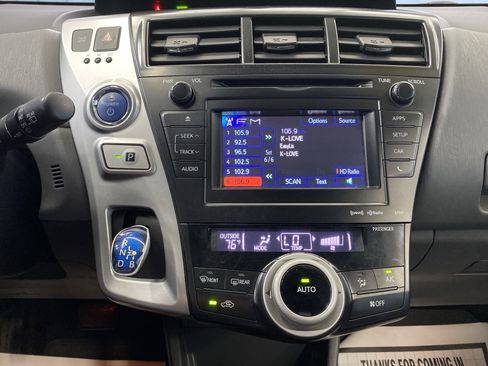 Used 2013 Toyota Prius V image 16