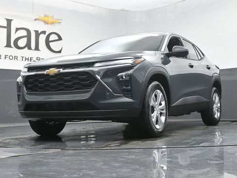 New 2026 Chevrolet Trax LS FWD image 4