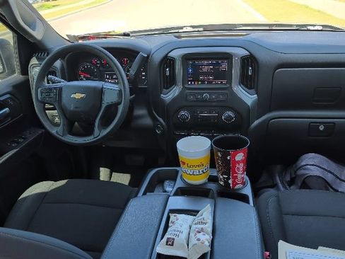 Used 2023 Chevrolet Silverado 1500 Custom AWD/4WD image 10