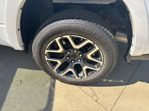 Used 2026 RAM 1500 Laramie AWD/4WD image 19
