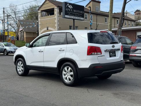 Used 2011 Kia Sorento LX image 5